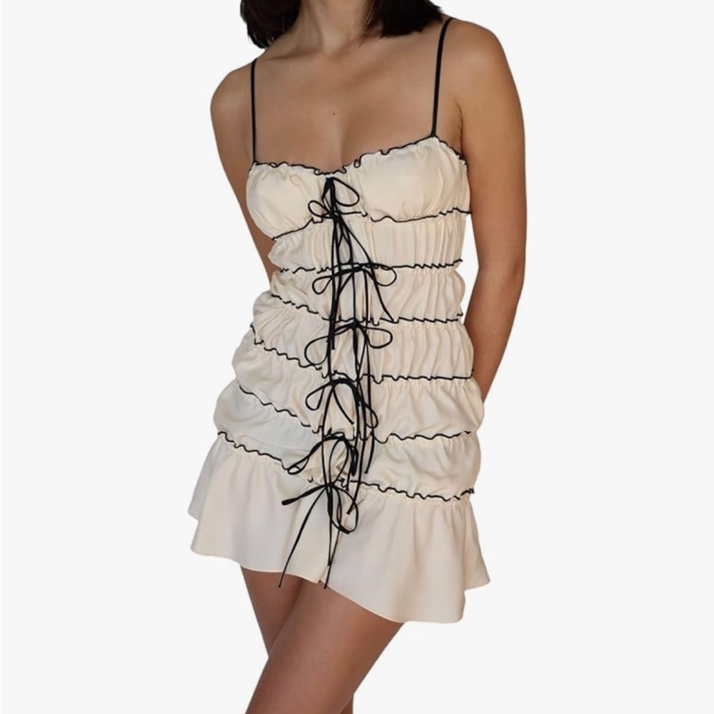 Ruffle dress with bows